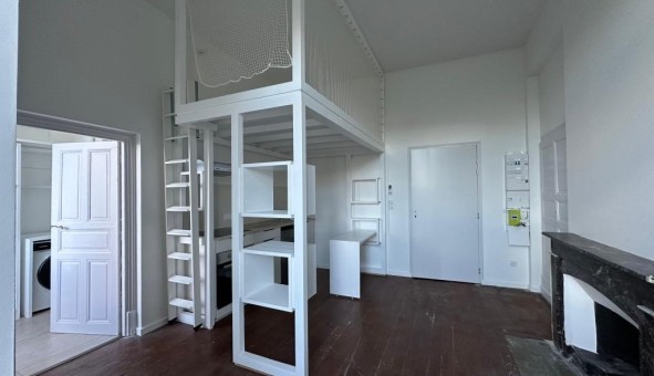 Logement étudiant Studio &agrave; Ailhon (07200)
