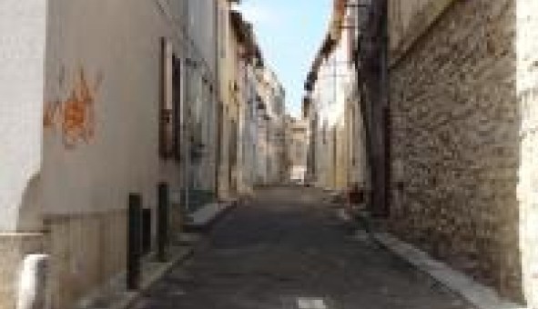 Logement étudiant Studio &agrave; Arles (13200)
