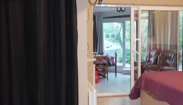 Logement étudiant Studio &agrave; Gréoux les Bains (04800)