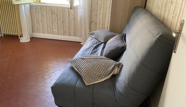 Logement étudiant Studio &agrave; Hyères (83400)