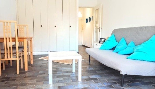 Logement étudiant Studio &agrave; Hyères (83400)