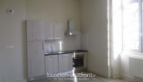 Logement étudiant Studio &agrave; Nîmes (30000)