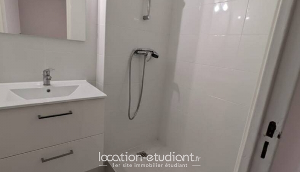 Logement étudiant Studio &agrave; Nîmes (30000)