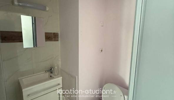 Logement étudiant Studio &agrave; Nîmes (30000)
