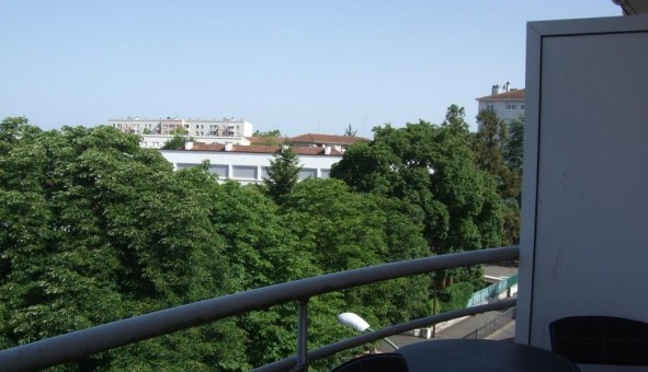 Logement étudiant Studio &agrave; Pau (64000)
