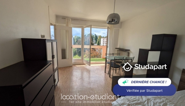 Logement étudiant Location Studio Meubl&eacute; Pau (64000)
