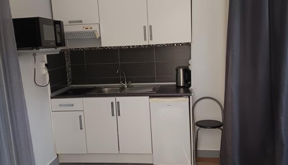 Logement étudiant Location Studio Vide Vannes (56000)