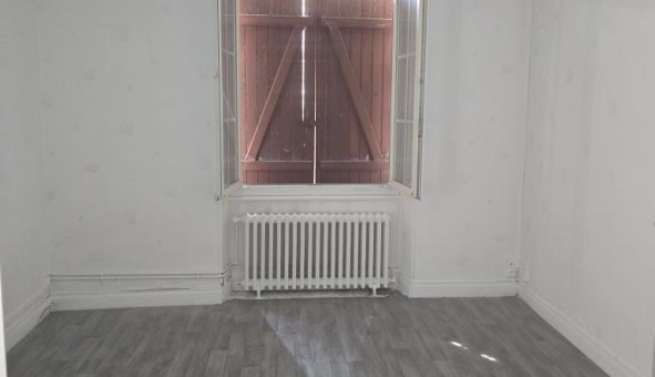 Logement étudiant T2 &agrave; Achères (18250)