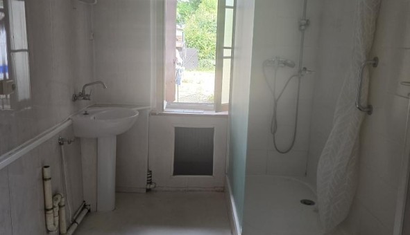 Logement étudiant T2 &agrave; Achères (18250)