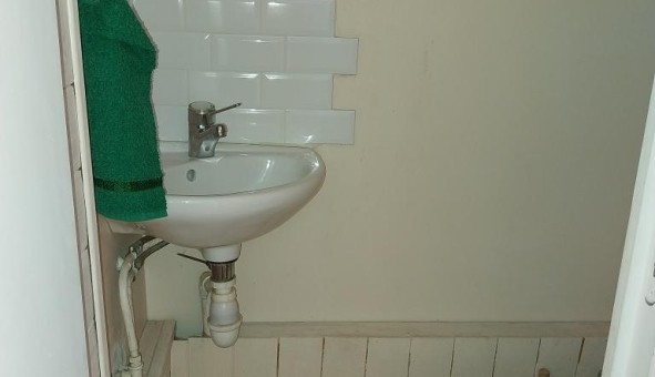 Logement étudiant T2 &agrave; Badaroux (48000)