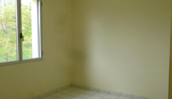 Logement étudiant T3 &agrave; Anglars (46120)