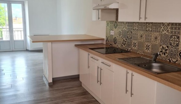 Logement étudiant T3 &agrave; Bains (43370)
