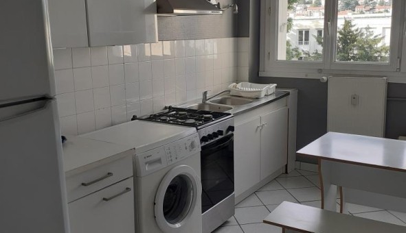 Logement étudiant T3 &agrave; Sedan (08200)