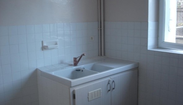 Logement étudiant Location T4 Vide Angaïs (64510)
