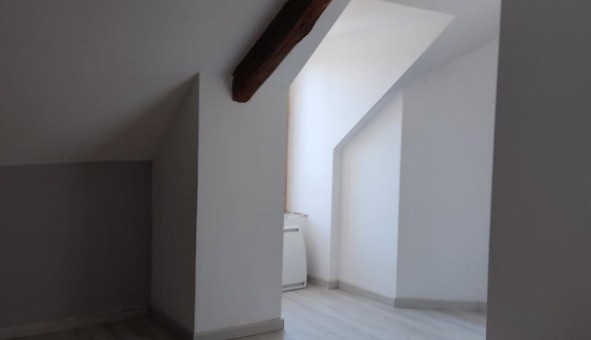 Logement étudiant T4 &agrave; Barbey (77130)