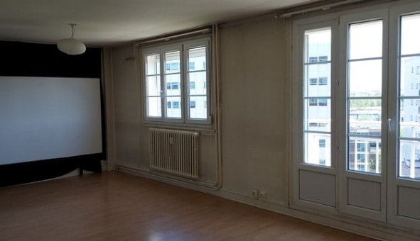 Logement étudiant T5 &agrave; Lille (59800)