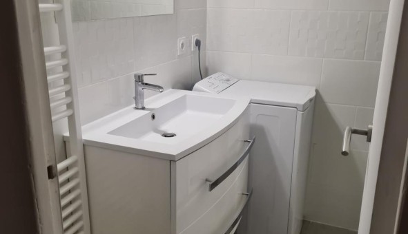 Logement étudiant Colocation &agrave; Nîmes (30000)